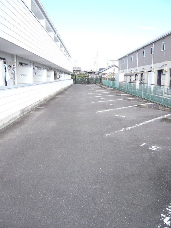 第２フラット久世 駐車場