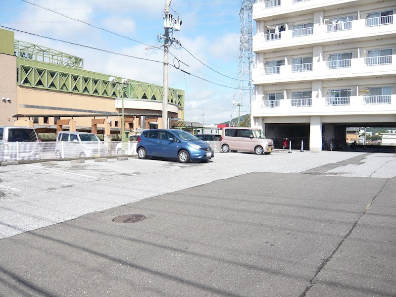 小森ビル 駐車場