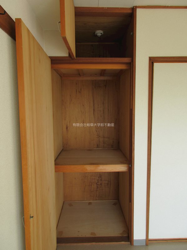 小森ビル 収納