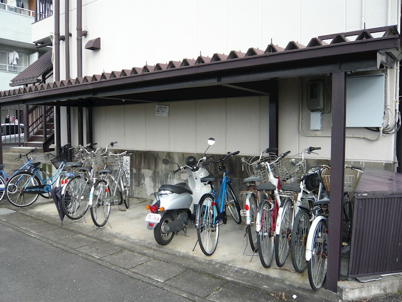 朝霧コーポ 駐輪場