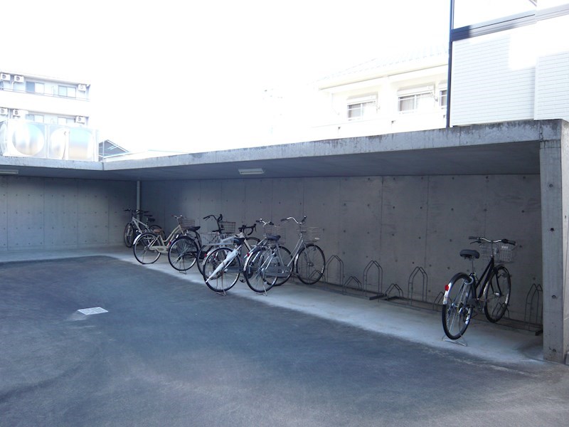 カーサアビスパ 駐輪場