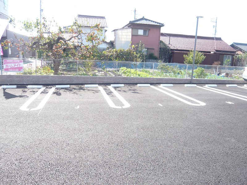 BELLE WHITE 駐車場