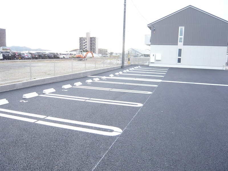 サンライズG 駐車場