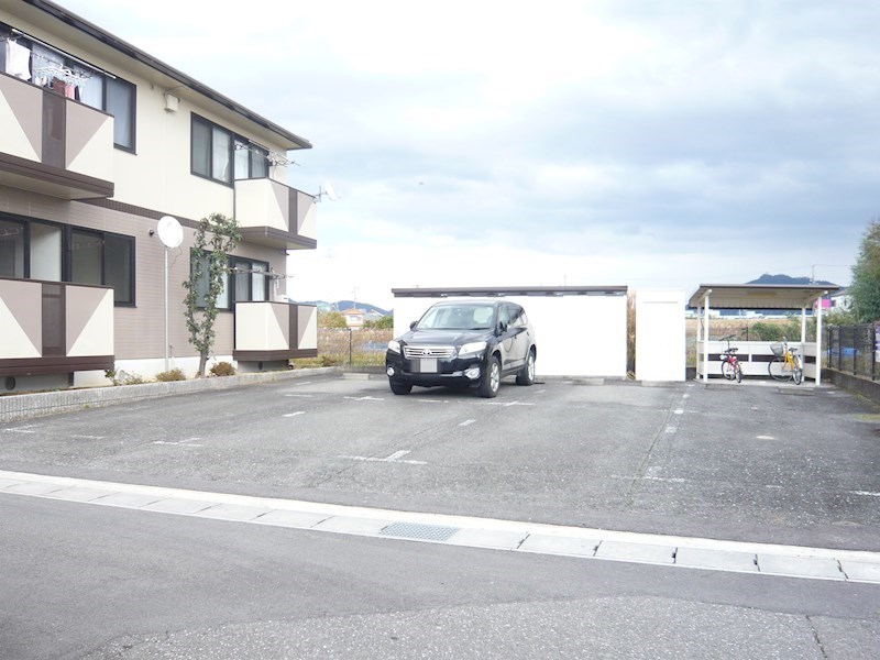 セジュールK's 駐車場