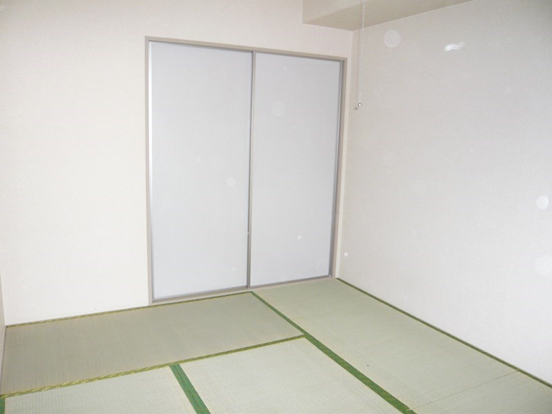 セジュールK's ⑨窓側からみた和室