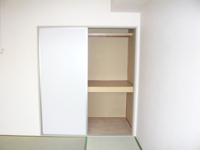 セジュールK's ⑪和室収納