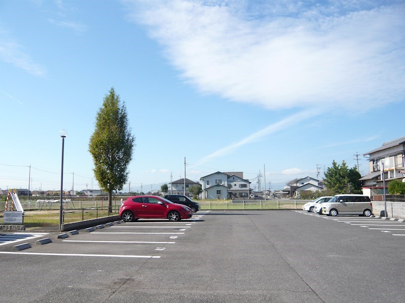 スクエア２５ 駐車場