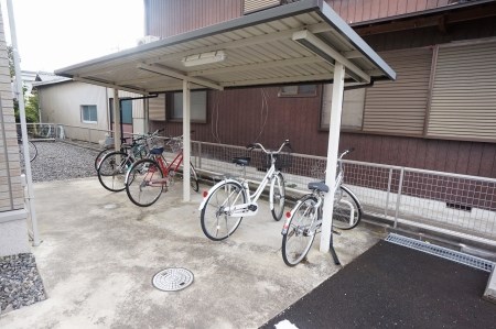ノーブルネサンス 駐輪場