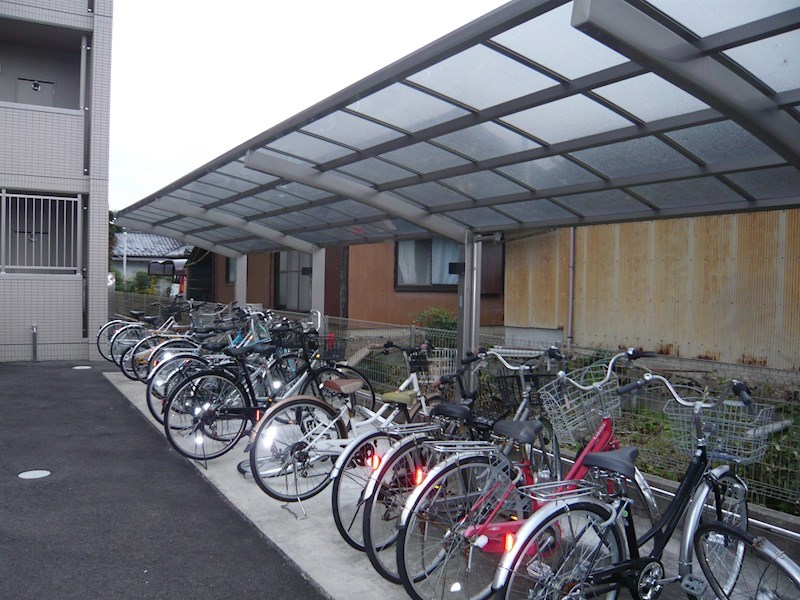 ラ・クルール 駐輪場
