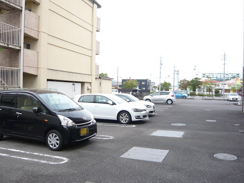 YKⅡマンション 駐車場