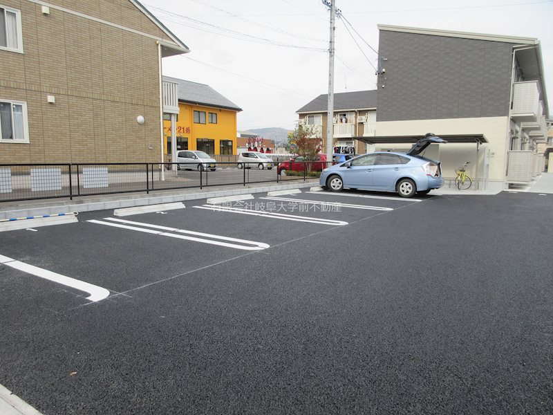 セジュールMNH 駐車場