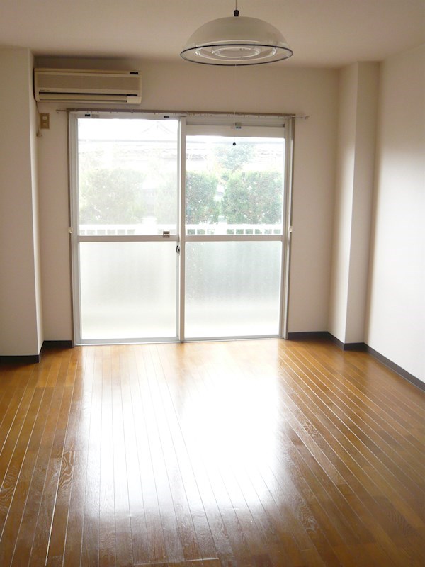 TO BEGIN 居室