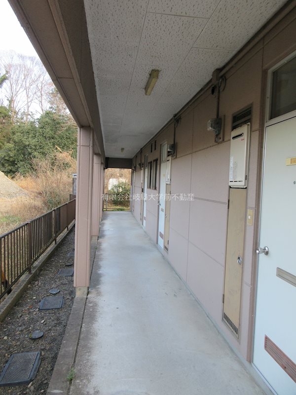 ハローハウス 共用廊下