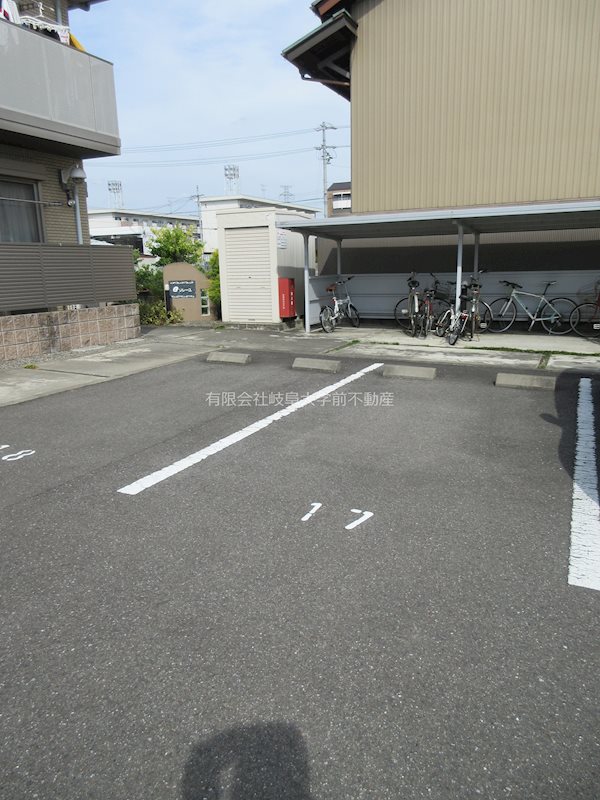 Gソレーユ 駐車場