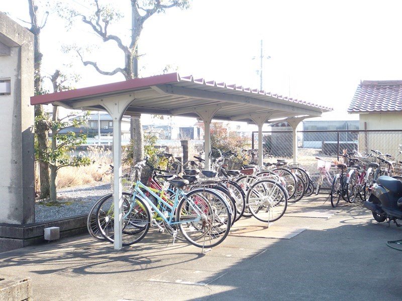 ジュネスSHIMABE 駐輪場