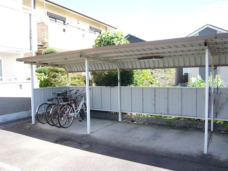 YKカレッジマンション 駐輪場