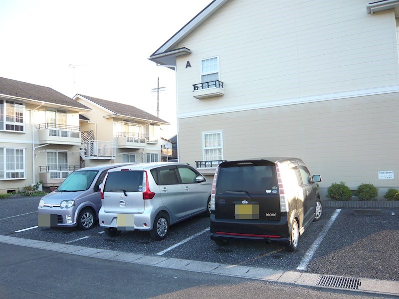サニーハイツくろの 駐車場