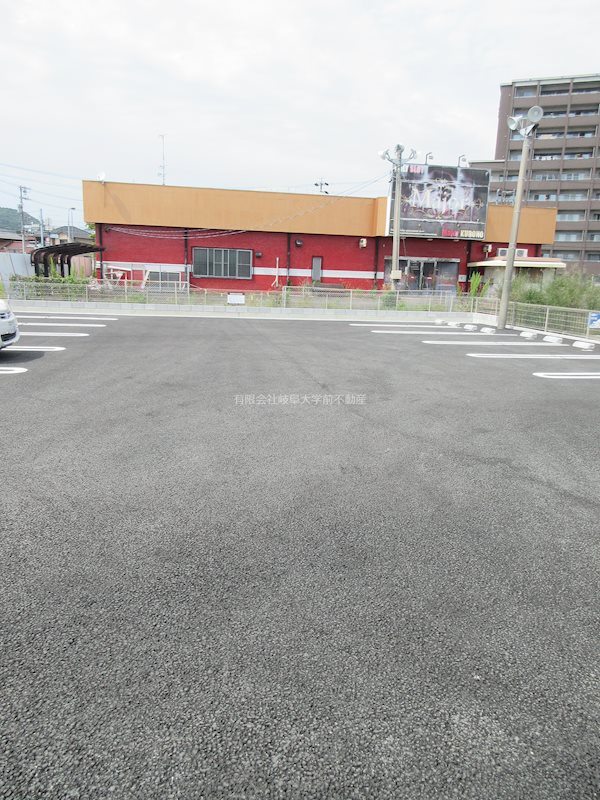 Schlosse Fuji Ⅷ 駐車場