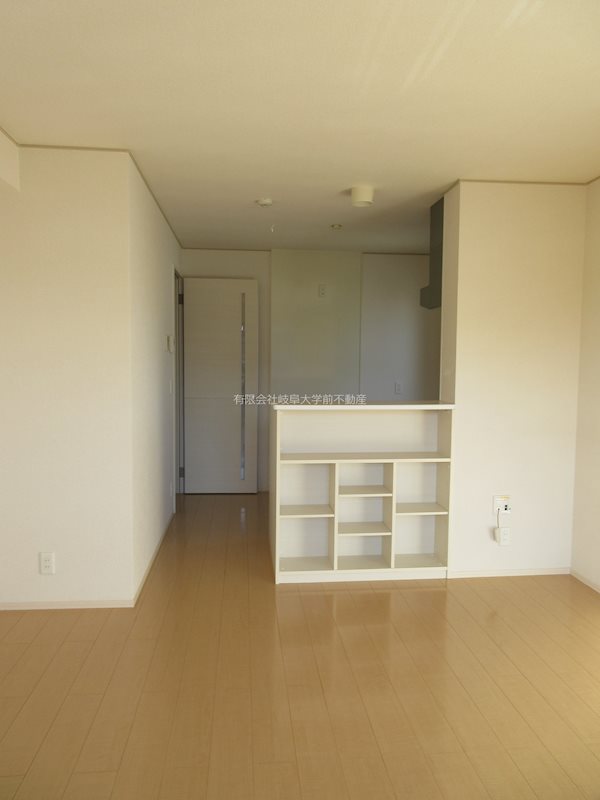 ボワ　ヴィラージュ 窓側から見たLDK※写真は201