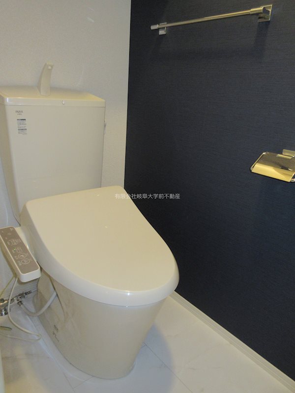 D-room South・North　D-room　South トイレ※写真は103