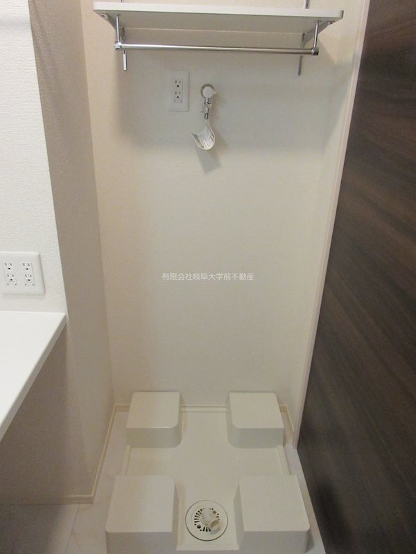 D-room South・North　D-room　South 洗濯機置き場※写真は103