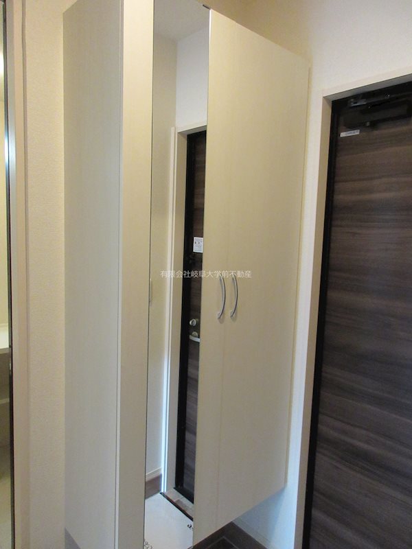 D-room South・North　D-room　South シューズボックス※写真は103