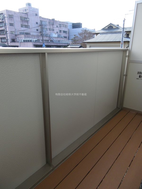 D-room South・North　D-room　South ベランダ※写真は103