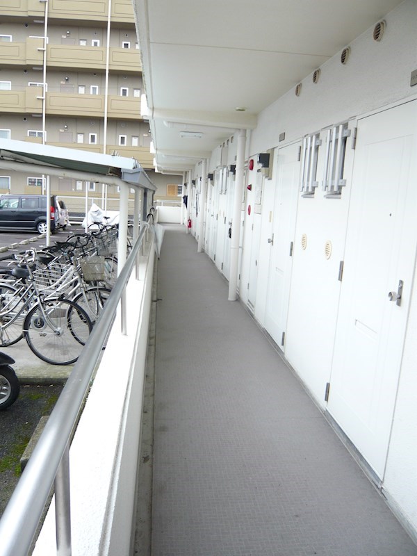 リズ　スクエア　南北棟 共用廊下