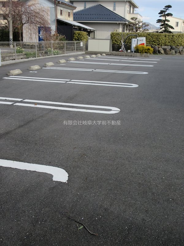 Riqueza黒野 駐車場