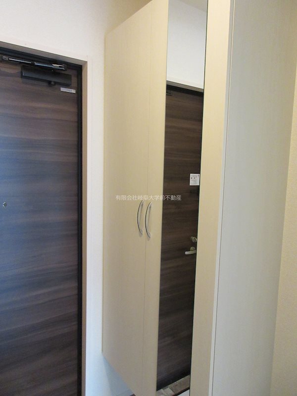D-room South・North　D-room　North シューズボックス※写真は102