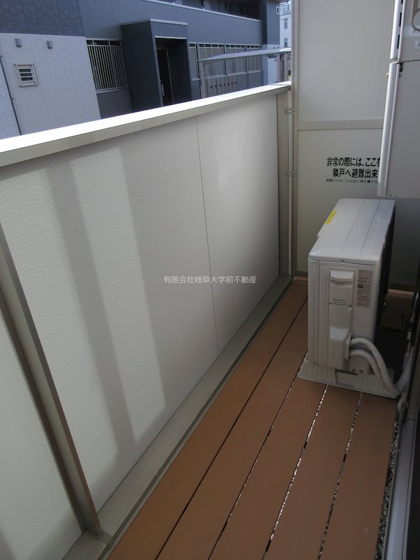D-room South・North　D-room　North ベランダ※写真は102