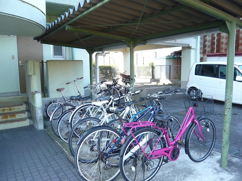 エステイト多賀 駐輪場
