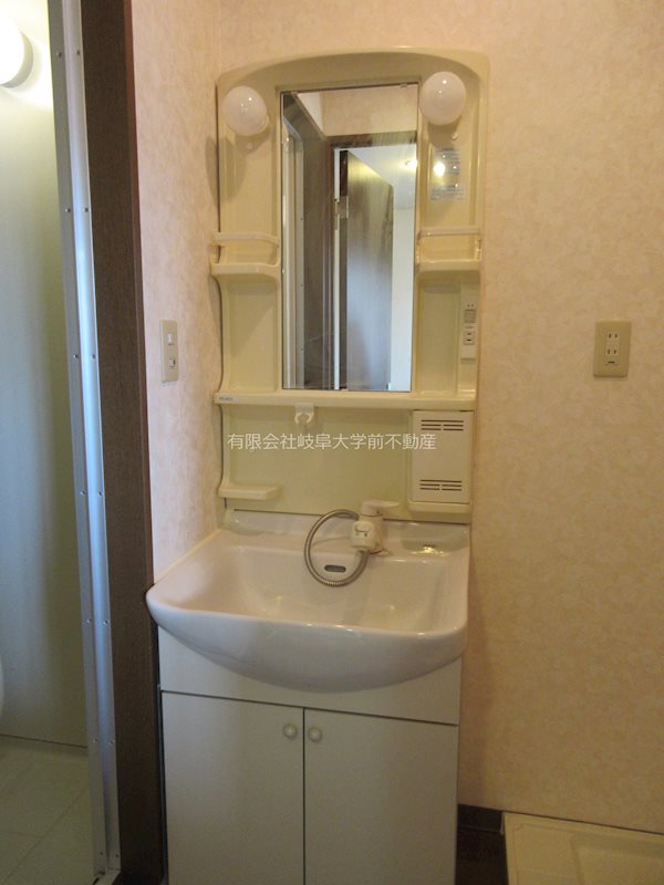 プレシャスモール 独立洗面台※写真は206