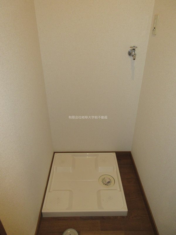 プラザハイツ久世 洗濯機置き場※写真は103