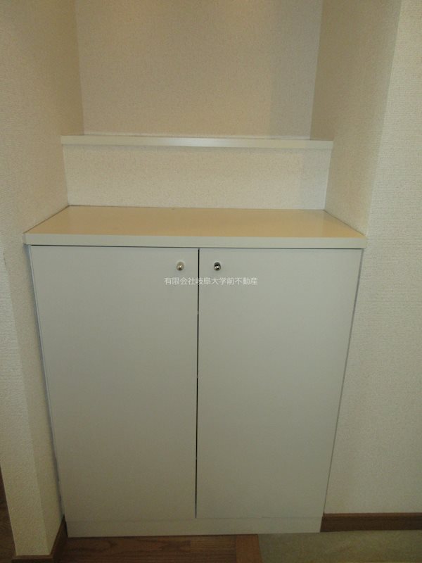 プラザハイツ久世 シューズボックス※写真は103