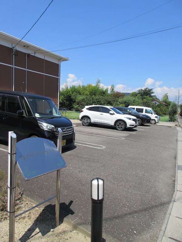 カメリア　フルール 駐車場