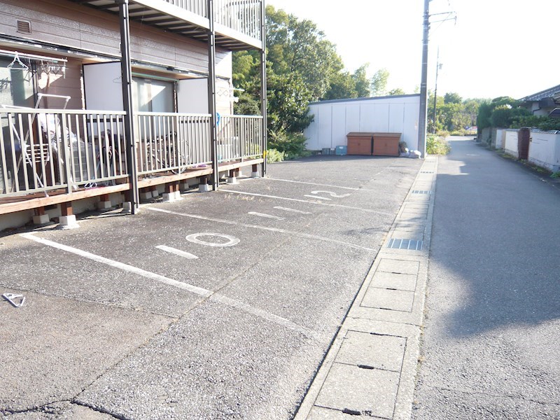 アンデルセン １・２号棟 駐車場