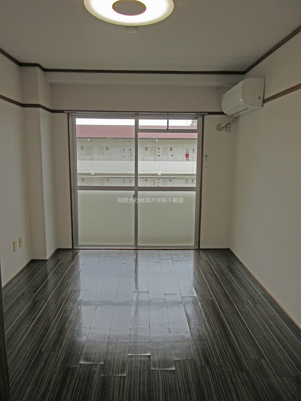 安田学研会館　南北棟 リビング