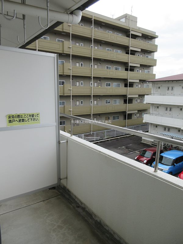 安田学研会館　南北棟 ベランダ