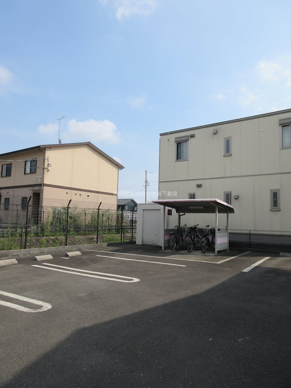スカイコート 駐車場