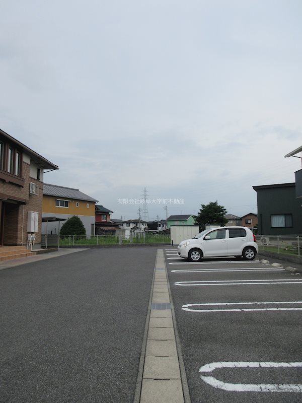 スターダスト 駐車場