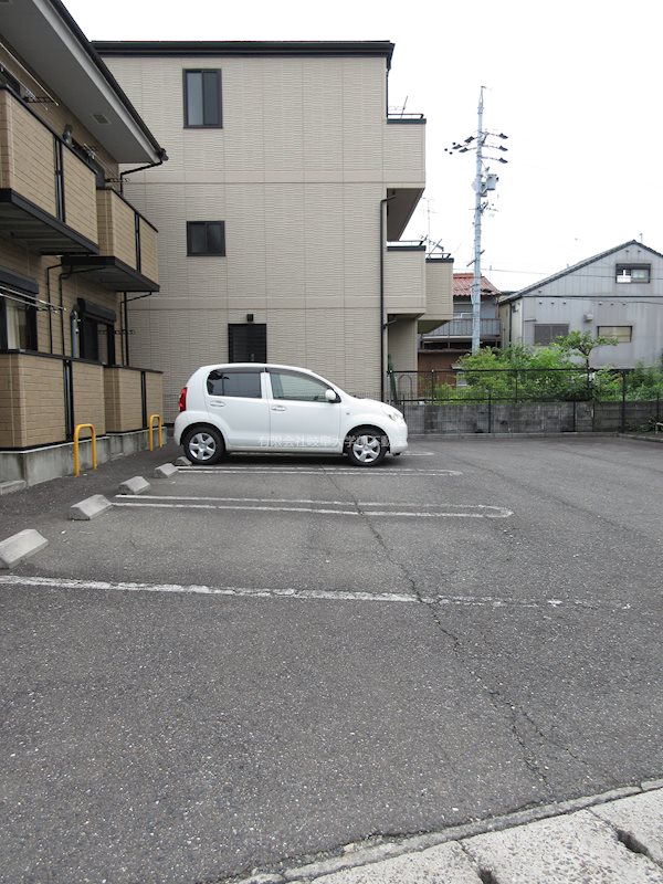 ライツ 駐車場