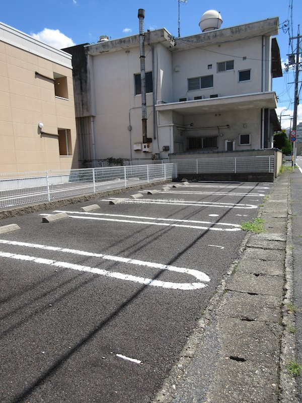 エクセレント2012 駐車場