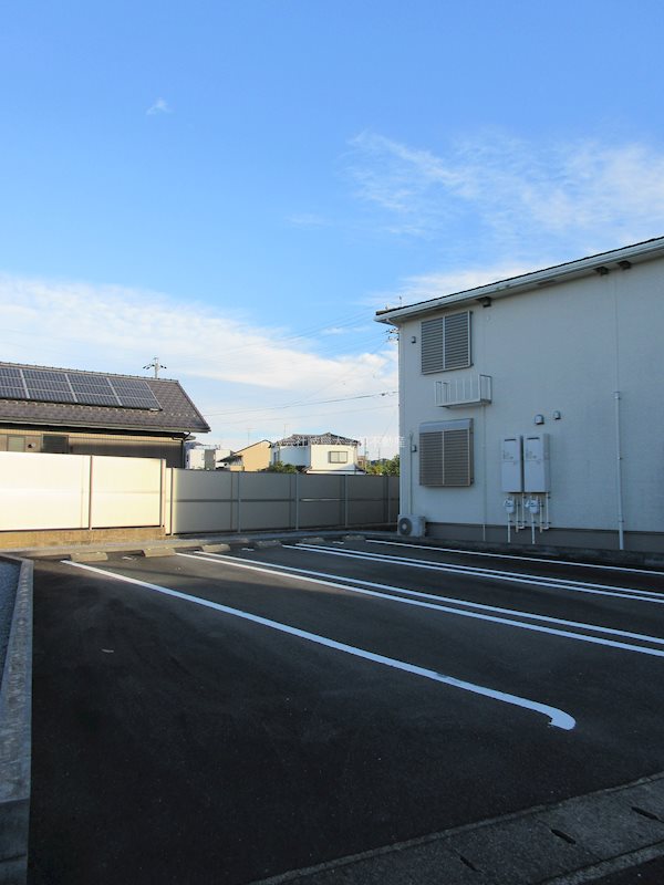 ガーベラ 駐車場