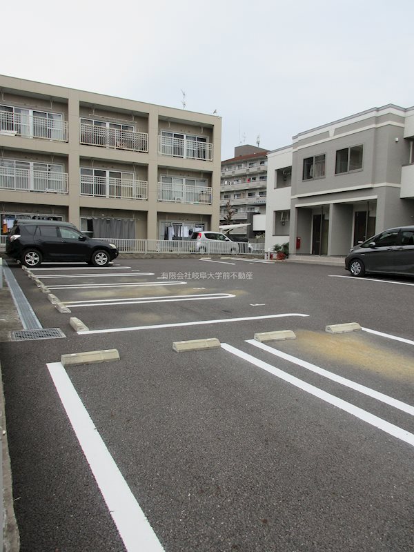 Leben清流 駐車場