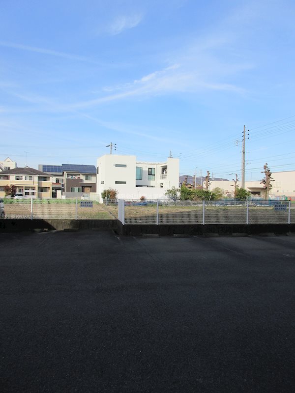 THE T.O.M 駐車場