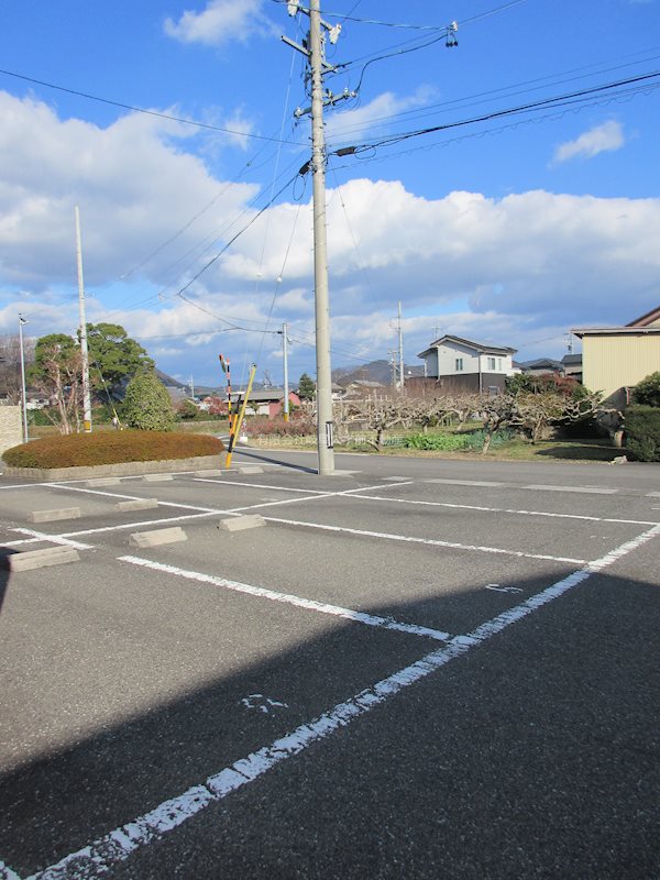 ウィルモア小野 駐車場