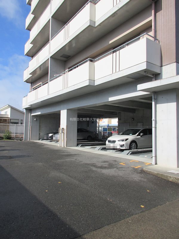 THE T.O.M Ⅱ 駐車場