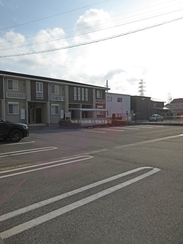 アプローズ 駐車場