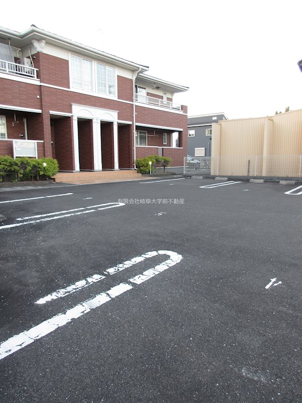 エアリー孝 駐車場